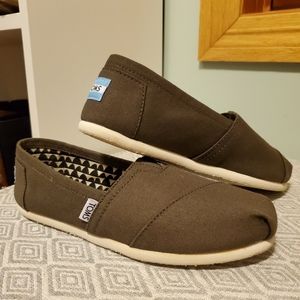 Tom's Womens Olive Canvas shoes